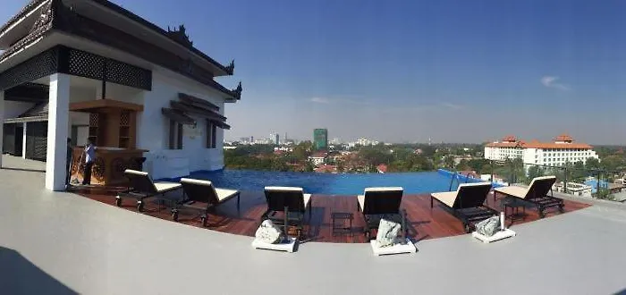 Yadanarpon Dynasty Hotel